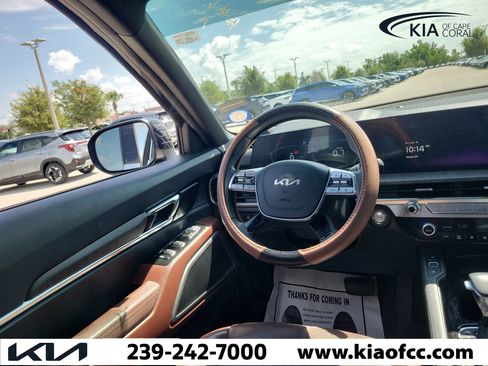Certified 2024 Kia Telluride EX w/ EX Captain's Chair Package FWD image 22