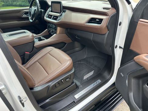 Used 2021 Chevrolet Suburban High Country image 35