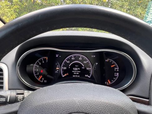 Used 2018 Jeep Grand Cherokee Limited image 25