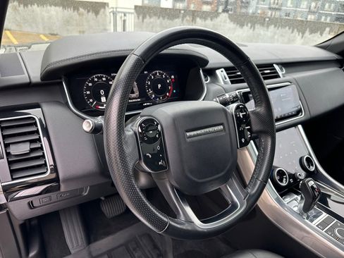 Used 2018 Land Rover Range Rover Sport HSE image 11