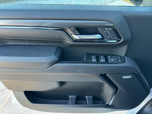 Used 2025 GMC Sierra 2500 AT4 image 20