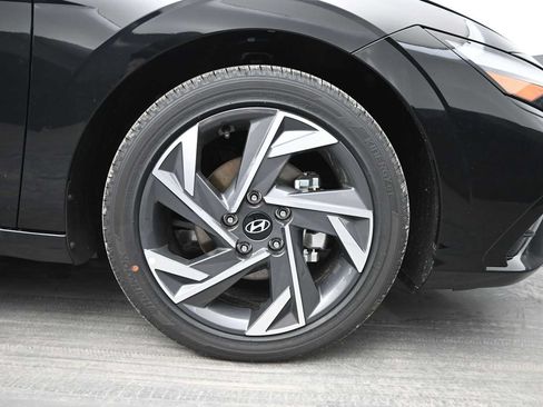 New 2026 Hyundai Elantra Limited FWD image 10