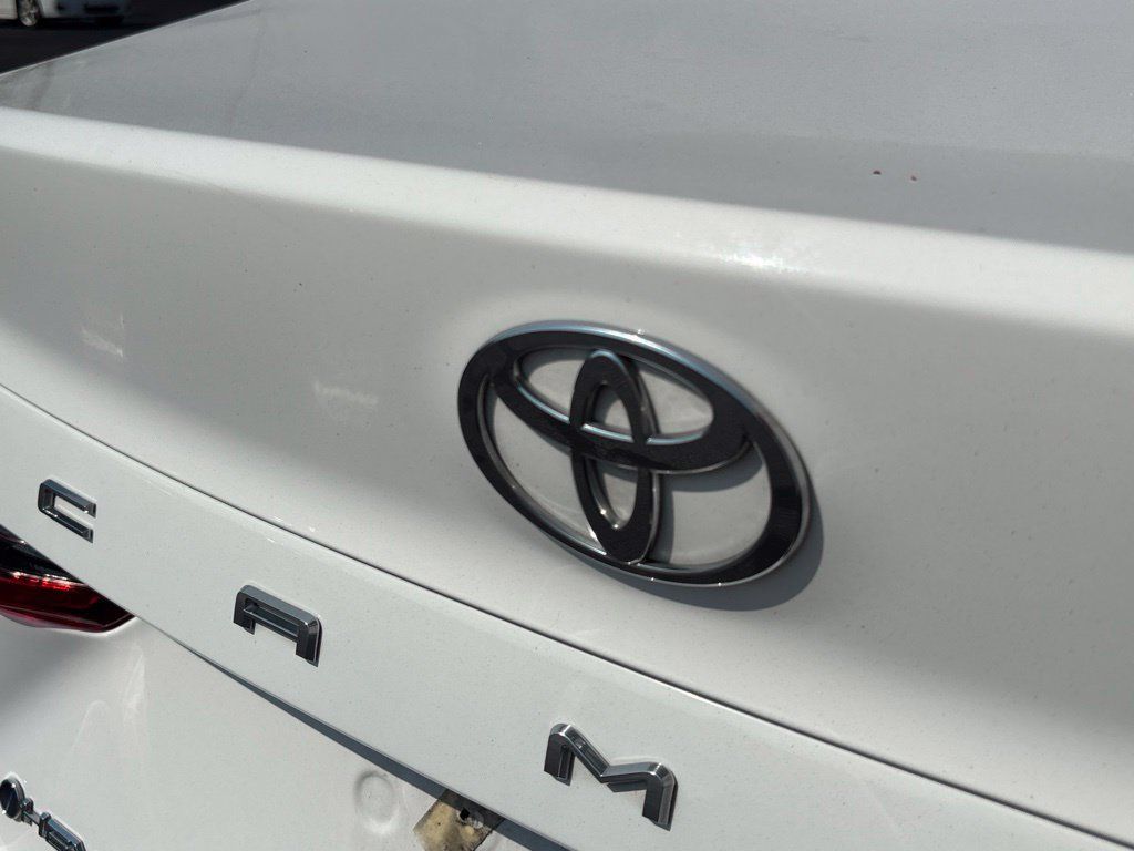 Used 2025 Toyota Camry LE w/ Convenience Package FWD image 32