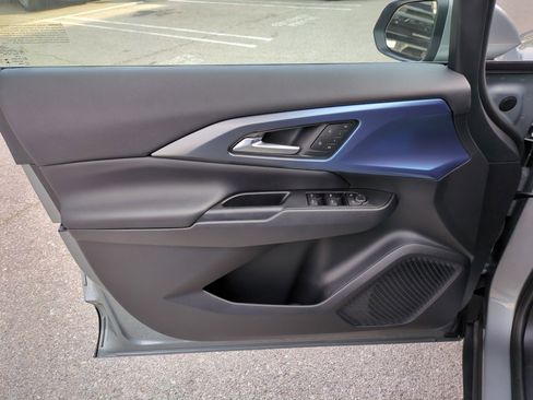 Used 2026 Chevrolet Equinox EV LT w/ Convenience Package II image 10