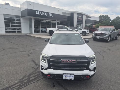 Used 2026 GMC Terrain AT4 AWD/4WD image 8