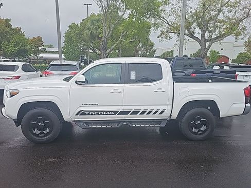Used 2023 Toyota Tacoma SR5 RWD image 2