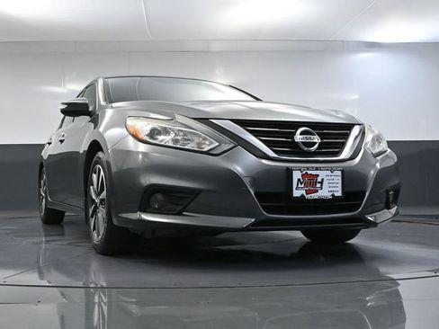 Used 2016 Nissan Altima 2.5 SL w/ Moonroof Package image 47