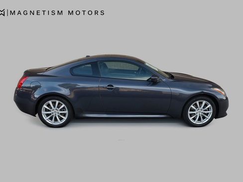 Used 2011 INFINITI G37 Journey w/ Premium Pkg image 6