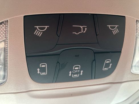 Used 2022 Chrysler Pacifica Touring-L FWD image 46