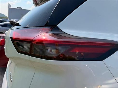 Used 2023 Nissan Rogue SV AWD/4WD image 19