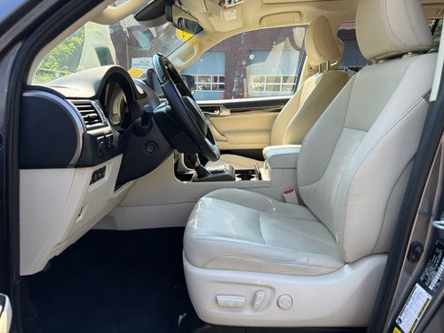 Used 2023 Lexus GX 460 Premium w/ Premium Package AWD/4WD image 15