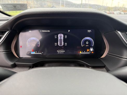 Used 2023 Jeep Grand Cherokee Limited image 12