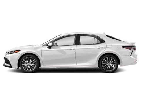 Used 2024 Toyota Camry SE AWD/4WD image 2