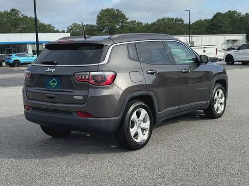 Used 2018 Jeep Compass Latitude w/ Popular Equipment Group FWD image 8