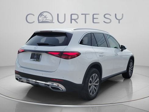 Certified 2026 Mercedes-Benz GLC 300 image 3