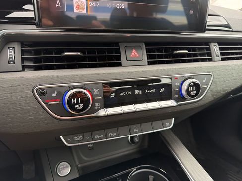 Used 2025 Audi A4 2.0T Premium w/ Convenience Package image 33