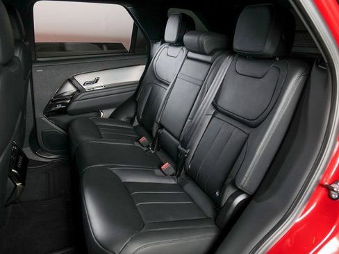 Used 2025 Land Rover Range Rover Sport S image 5