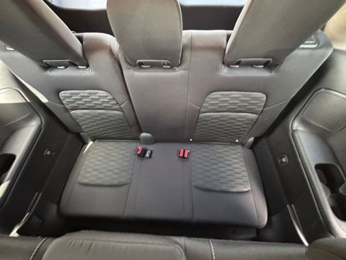 Used 2025 Nissan Pathfinder SV image 31