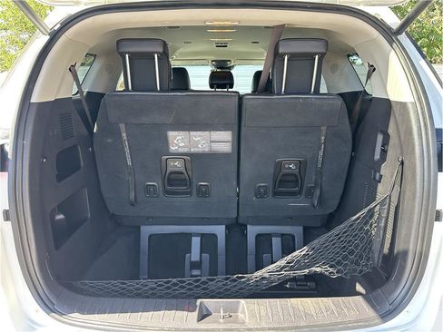 Used 2022 Kia Carnival EX FWD image 31