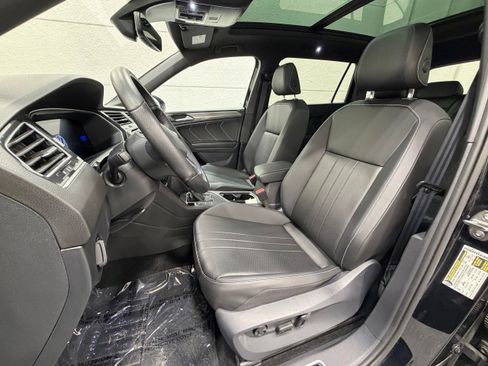 Used 2024 Volkswagen Tiguan SE R-Line FWD image 21