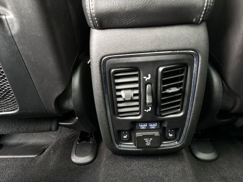 Used 2021 Jeep Grand Cherokee Summit w/ Platinum Series Group AWD/4WD image 28