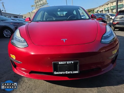 Used 2019 Tesla Model 3 Standard Range Plus image 2
