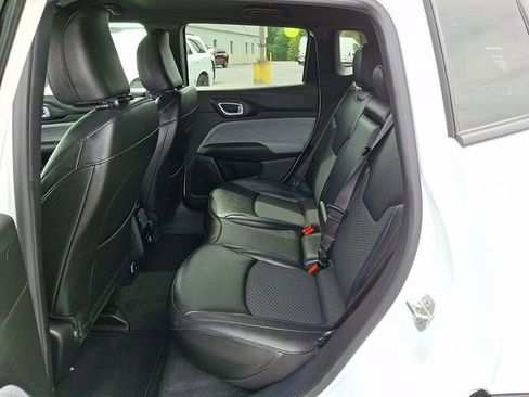 Used 2024 Jeep Compass Latitude AWD/4WD image 10