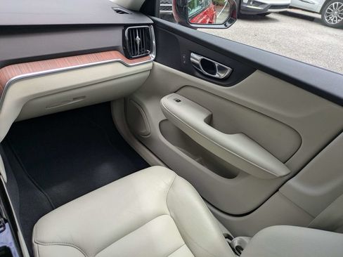 Used 2022 Volvo S60 T8 R-Design Expression AWD/4WD image 15