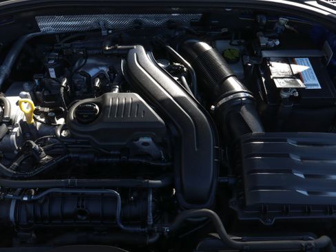 Used 2024 Volkswagen Jetta SE FWD image 19