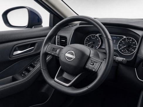Used 2025 Nissan Rogue SV FWD image 17