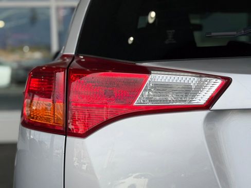 Used 2014 Toyota RAV4 XLE FWD image 11