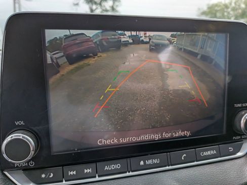 Used 2021 Nissan Sentra SV FWD image 47