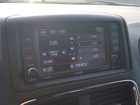 Used 2018 Dodge Grand Caravan GT image 21