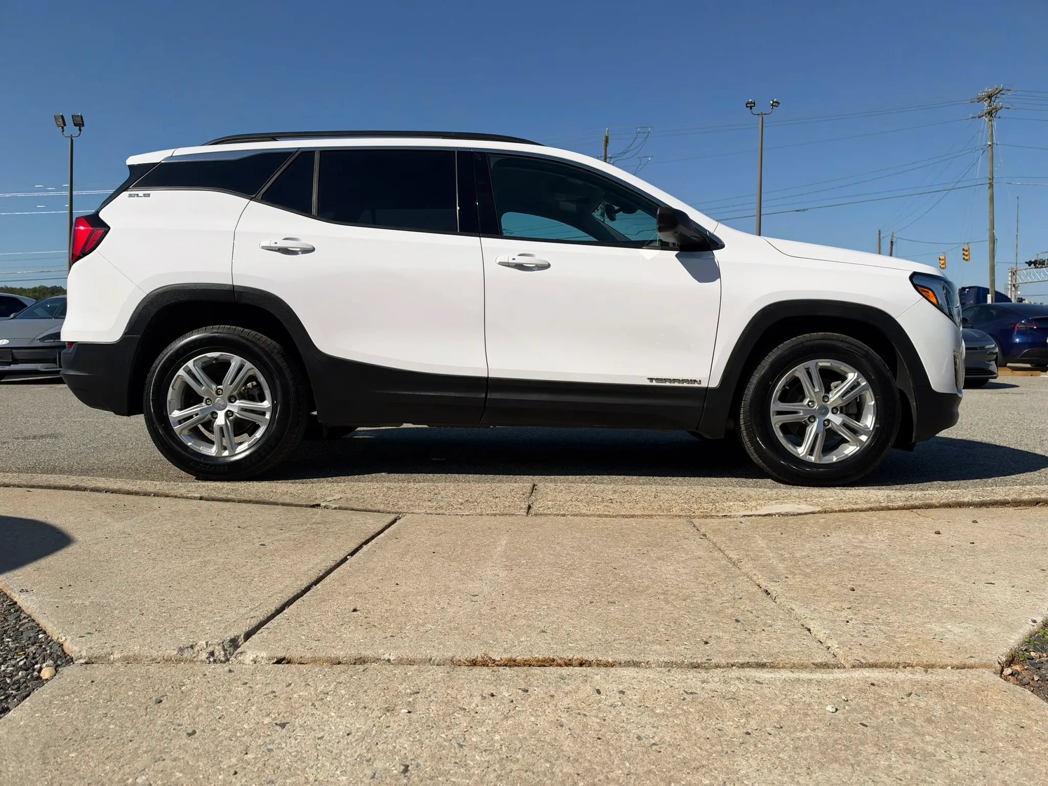 Used 2020 GMC Terrain SLE w/ Driver Convenience Package FWD image 22