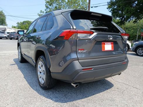 Used 2021 Toyota RAV4 LE FWD image 8
