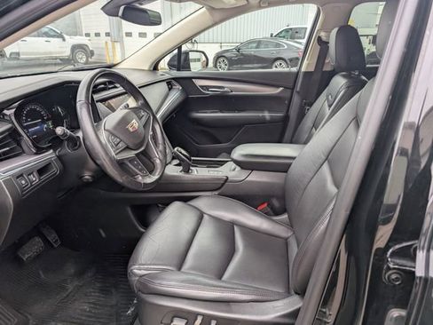 Used 2018 Cadillac XT5 Luxury w/ Driver Awareness Package image 14