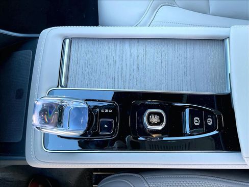New 2026 Volvo XC90 B5 Plus w/ Protection Package image 10