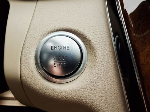 Used 2018 Mercedes-Benz C 300 4MATIC Sedan image 23