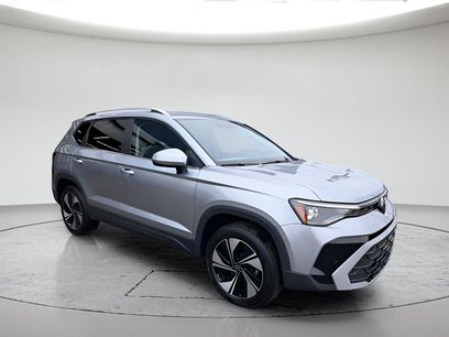 New 2025 Volkswagen Taos SE