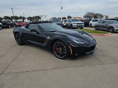 Used 2015 Chevrolet Corvette Z06 w/ 3LZ Preferred Equipment Group image 2