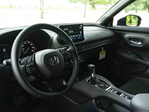 Used 2026 Honda HR-V Sport image 16