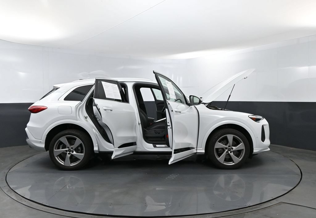 Used 2025 Audi Q5 Premium Plus w/ Premium Plus AWD/4WD image 27