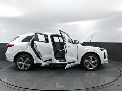 Used 2025 Audi Q5 Premium Plus w/ Premium Plus AWD/4WD image 27