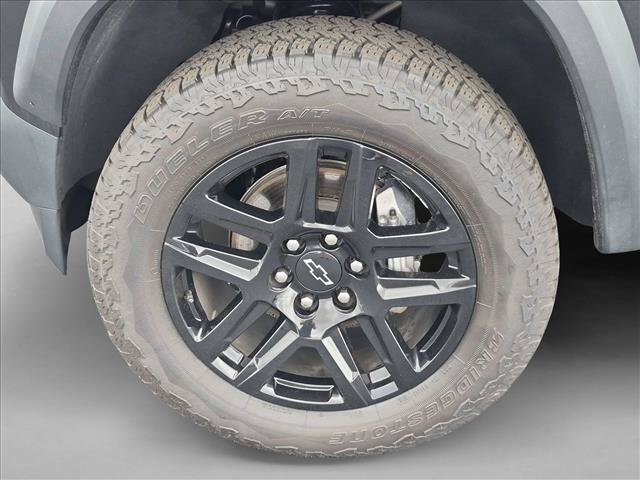 Used 2025 Chevrolet Colorado Trail Boss AWD/4WD image 21