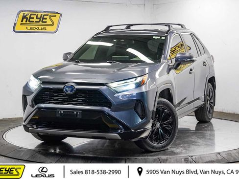 Used 2022 Toyota RAV4 SE w/ SE Grade Weather Package AWD/4WD image 1
