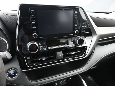 Used 2022 Toyota Highlander L AWD/4WD image 15