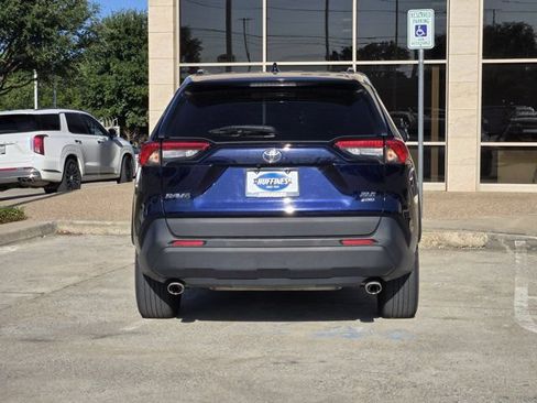 Used 2021 Toyota RAV4 XLE Premium AWD/4WD image 7