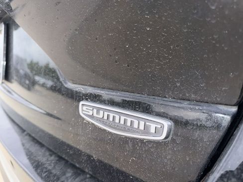 Used 2022 Jeep Grand Cherokee Summit w/ Luxury Tech Group V image 9