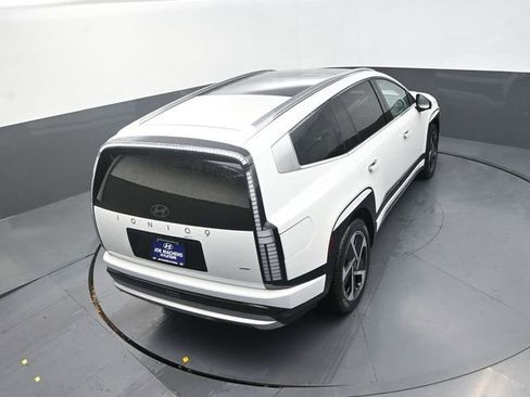 New 2026 Hyundai Ioniq 9 Limited AWD/4WD image 30