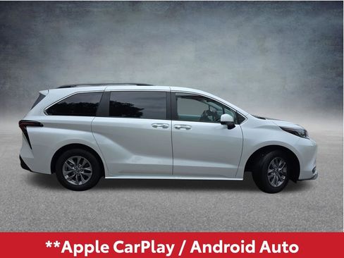 Used 2025 Toyota Sienna XLE w/ XLE Plus Package AWD/4WD image 3